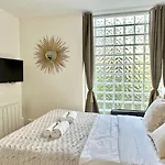 1575C Family Apartment La Villette